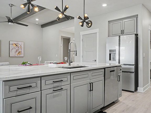 5th image of 4008 Sweetclover St