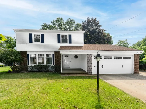 1818 Skyler Dr, Kalamazoo, MI 49008