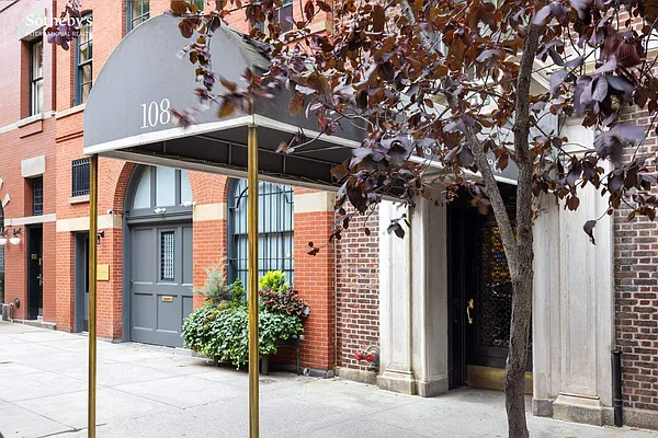 Sold by Sotheby's International Realty | media 17