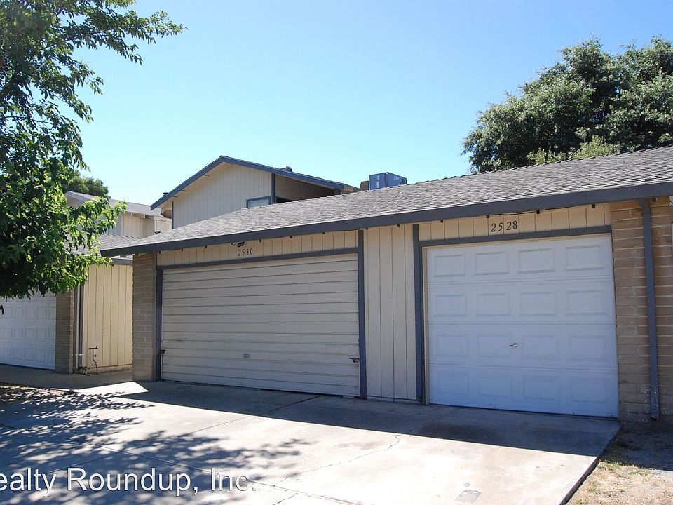 1st image of 2528 Plantation Pl