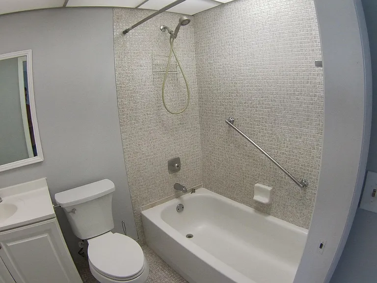 258 Normandy F — Photo 17
