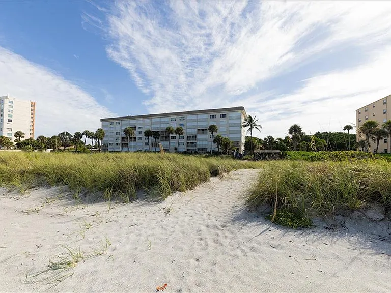 4325 Gulf Of Mexico Dr #408 — Photo 35