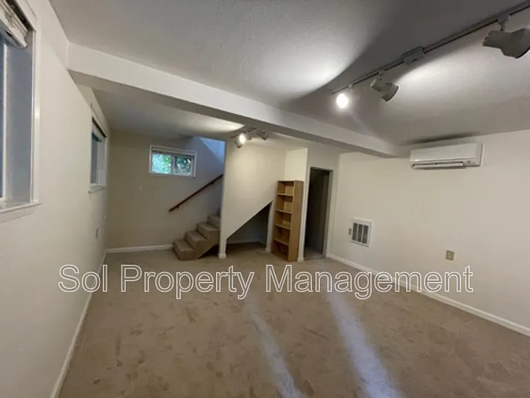 175 S Redwood Dr — Photo 19