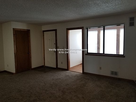 3rd image of 558 1/2 Garfield Dr APT 1