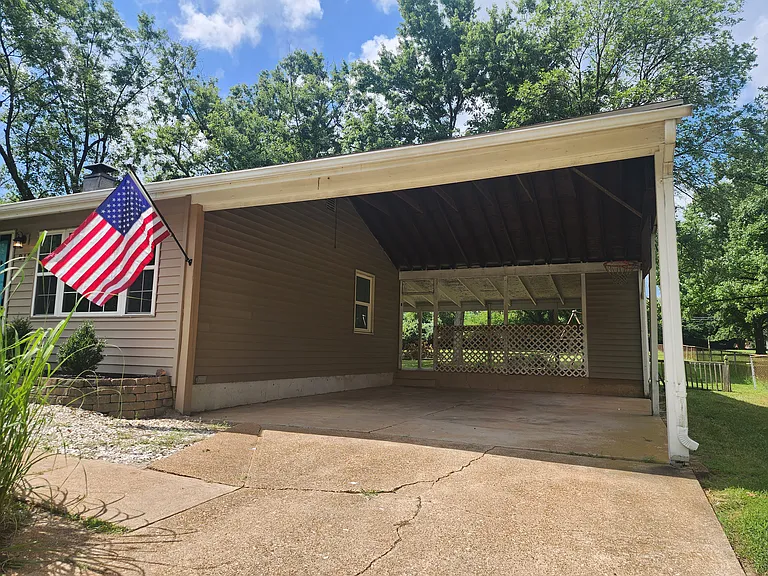 213 Ramsey Ln — Photo 14