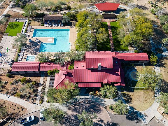 3rd image of 1727 W Dusty Wren Dr