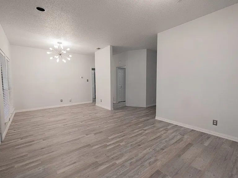 8201 Llano Ave — Photo 15
