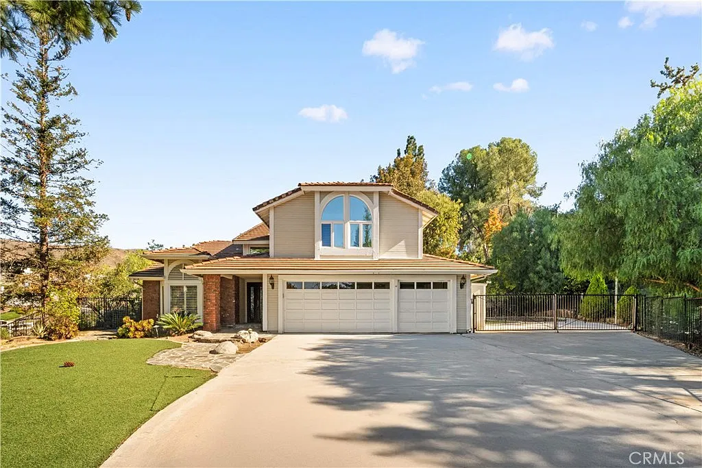 5 bed, 3069 sqft, $6,500 — Photo 1