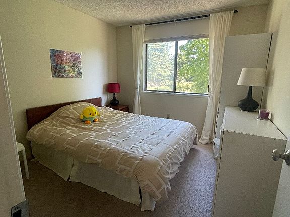 2nd image of 301 Scotia Ln