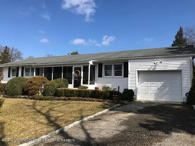 79 Curtis Pl photo 1
