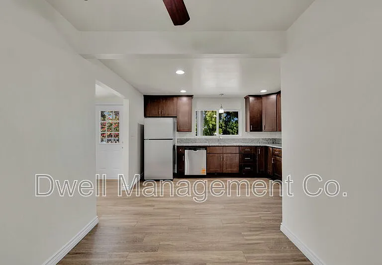 8355 Golden Ave — Photo 8