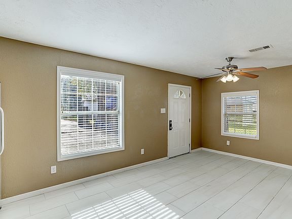 3rd image of 8415 Bonner Dr #A