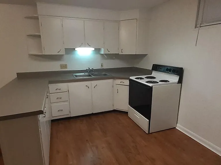 1016 S College Ave #E — Photo 2