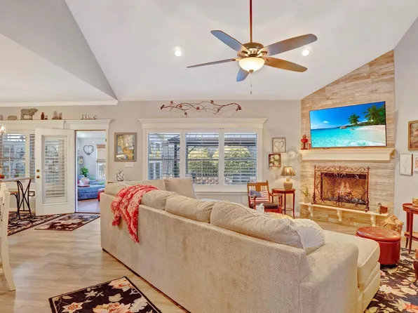 336 Kingdom Blvd, Lindale, TX 75771