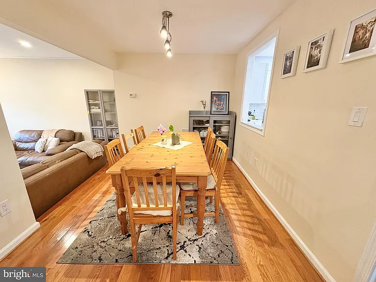 9710 Lakepointe Dr — Photo 15