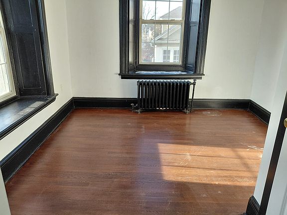 3rd image of 89 Green St Floor 2