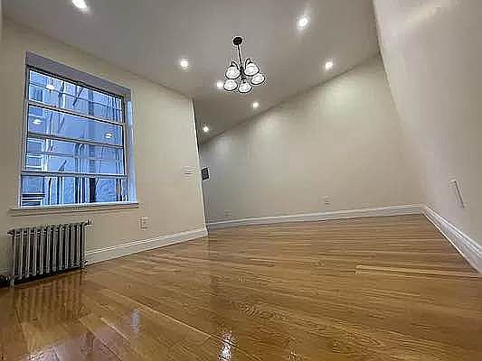 2nd image of 709 De Kalb Ave #1J
