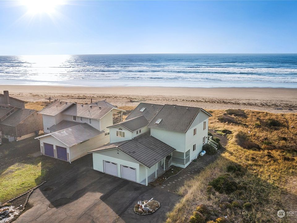 1st image of 413 Dune Crest Drive