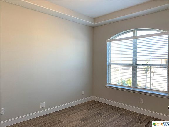 2nd image of 1347 Hillsong St