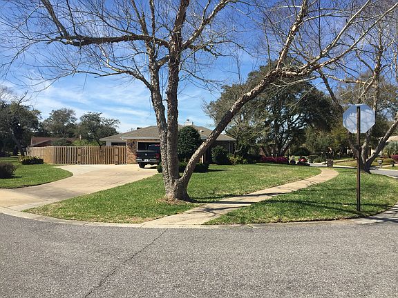 parking for 6 cars