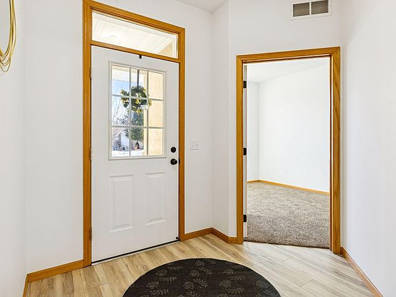 5th image of 18400 Xerxes St NW