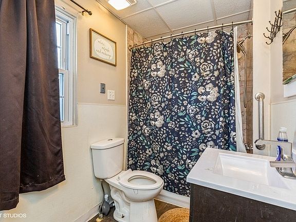 3rd image of 1356 Idaho St