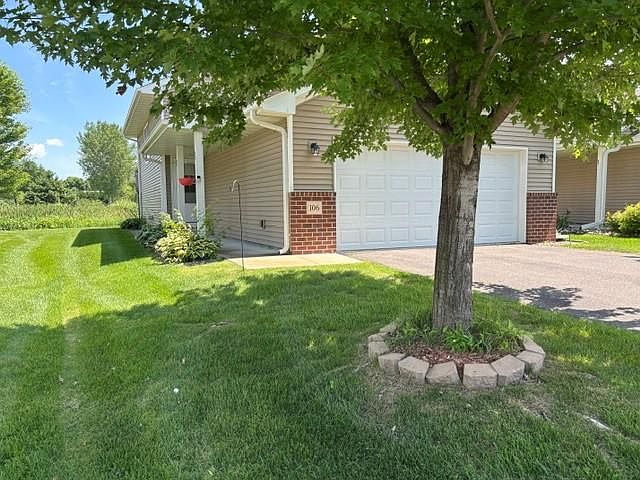 2nd image of 106 Garner Cir