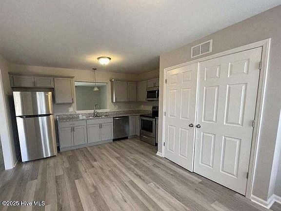 2nd image of 1252 Masters Ln #A
