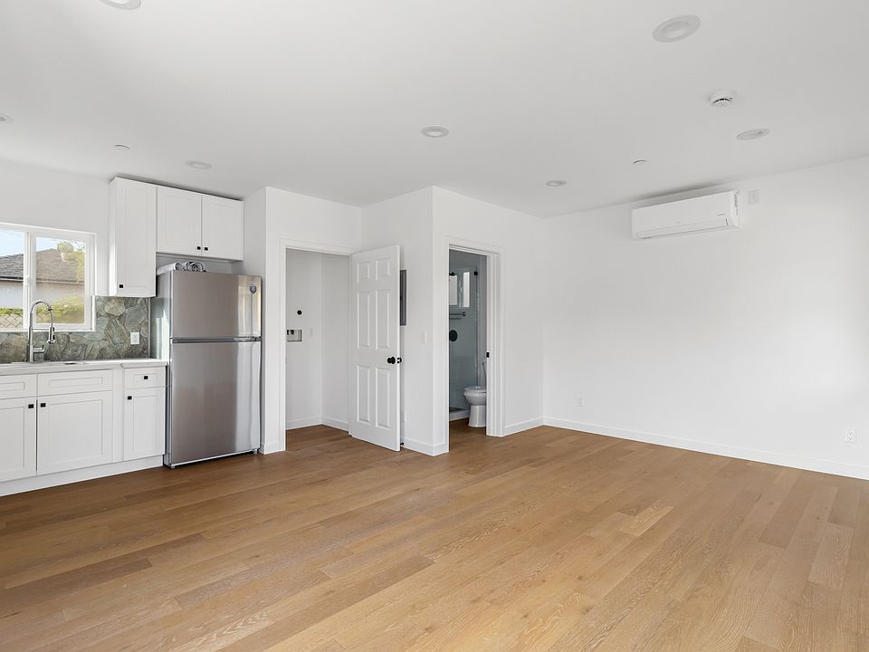 1st image of 15836 Chatsworth St #A