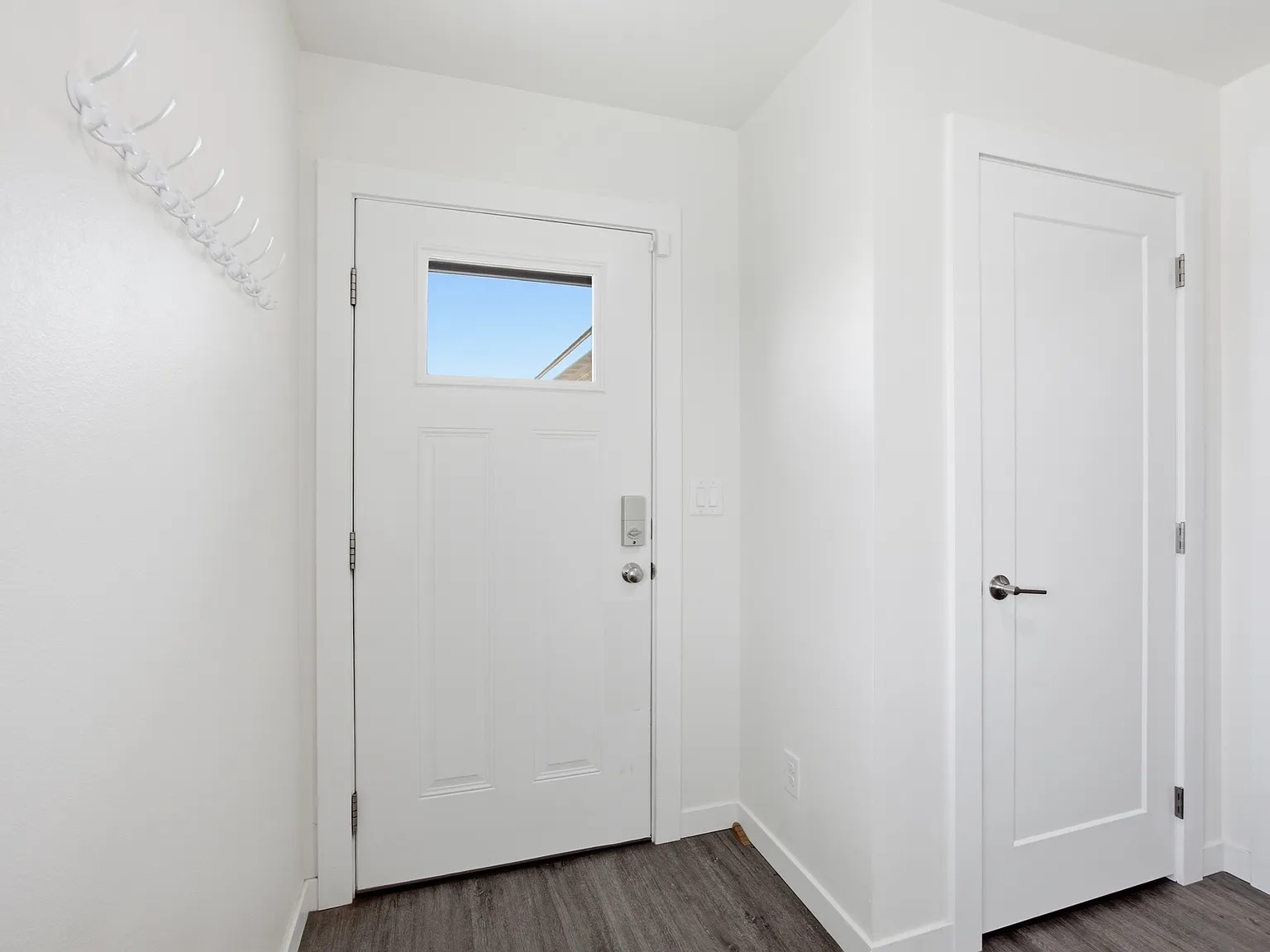3 bed, 1631 sqft, $2,100 — Photo 3