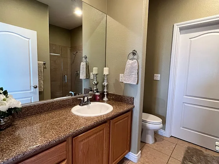 3575 McCormick Blvd #D201 — Photo 20