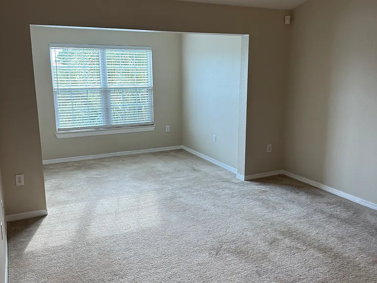 5455 Vineland Rd #3304 — Photo 36