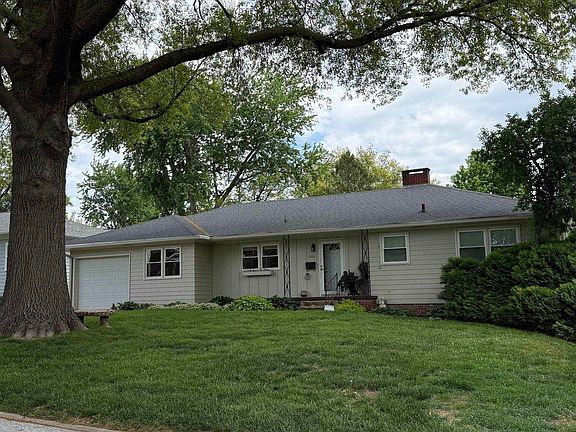 4th image of 1006 Highland Ave