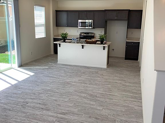 5th image of 3803 Wildrye Dr