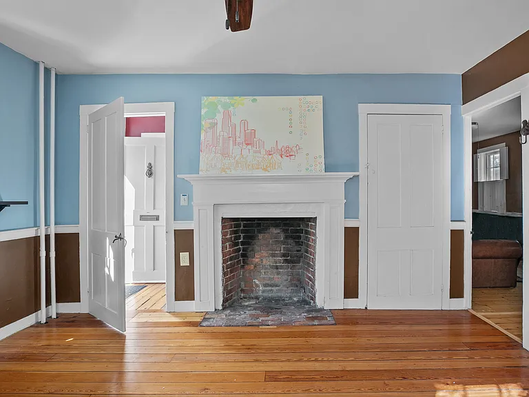 26 Perry St #1 — Photo 2