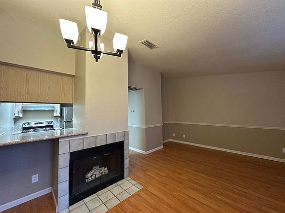 4th image of 5909 Country Ln #119