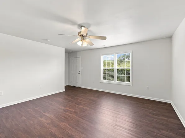 59 Wolf Creek Ln, Lillington, NC 27546