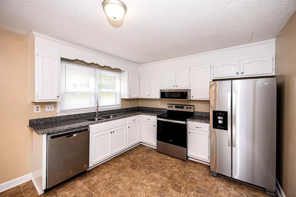 Building Photo - 2711 Springbrook Cir #2711