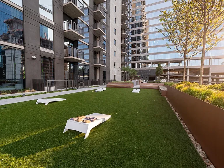 1212 Demonbreun St #1710 — Photo 30