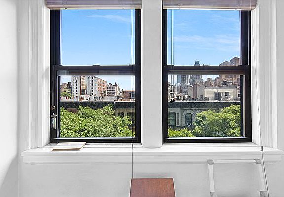 4th image of 74 W 68th St APT 8B