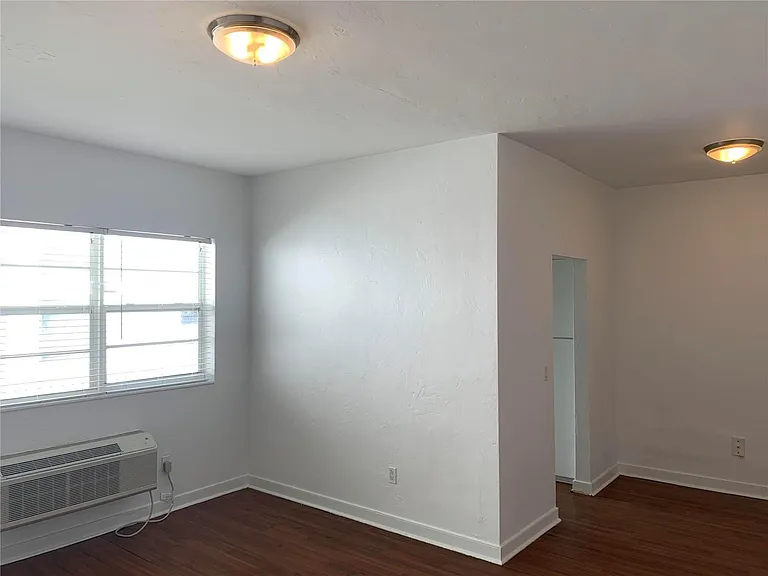 7510 Carlyle Ave #6 — Photo 7