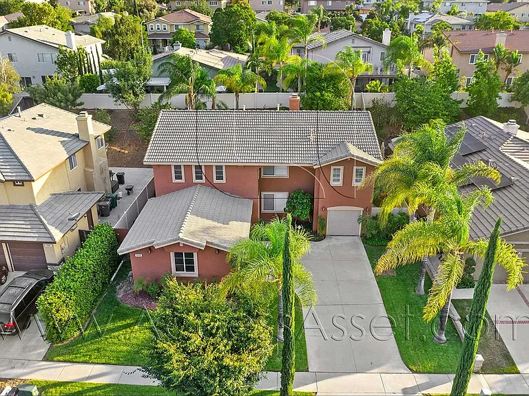 1358 Baldwin St — Photo 40