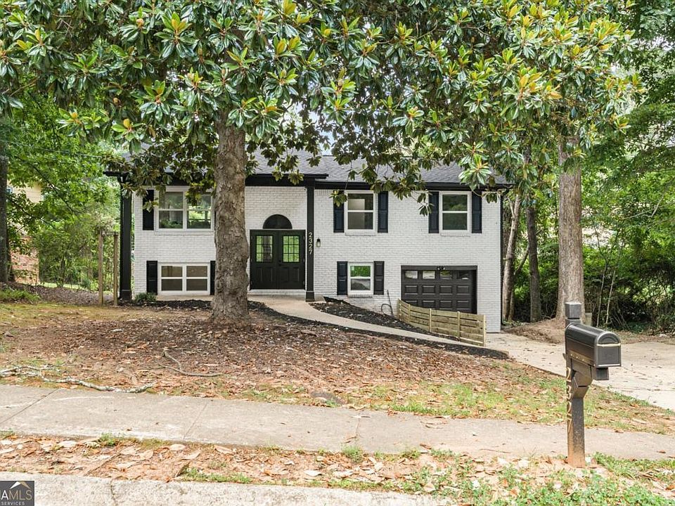 1st image of 2327 Greenway Dr