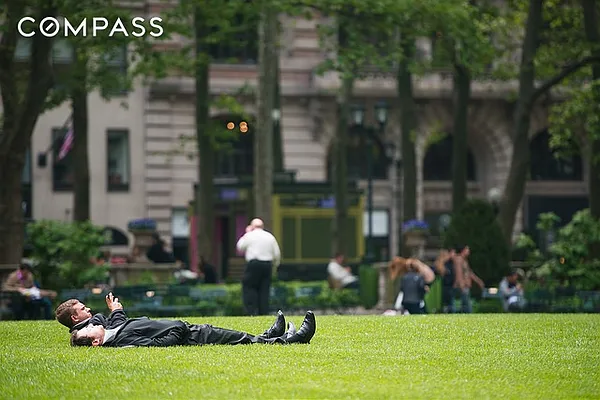 Sold by Compass | media 21