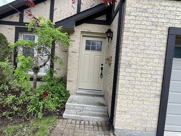 101 Castlegrove Blvd — Photo 4