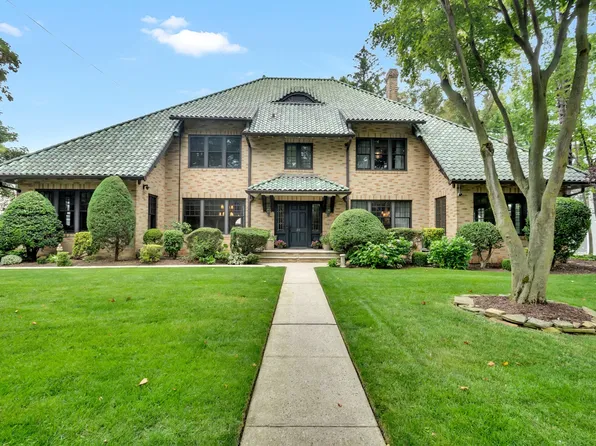 35 Grymes Hill Road image 1 of 34