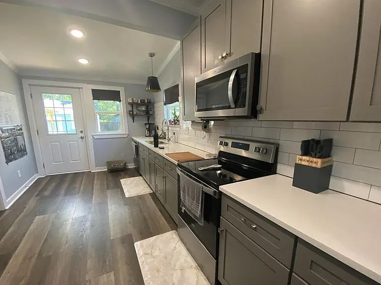 1106 W Gregory St — Photo 13
