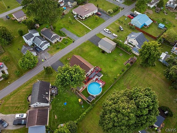 5th image of 138 Oswego Ave