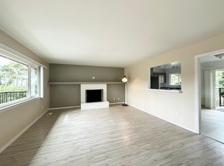 912 Sunset Dr, Pacific Grove, CA 93950