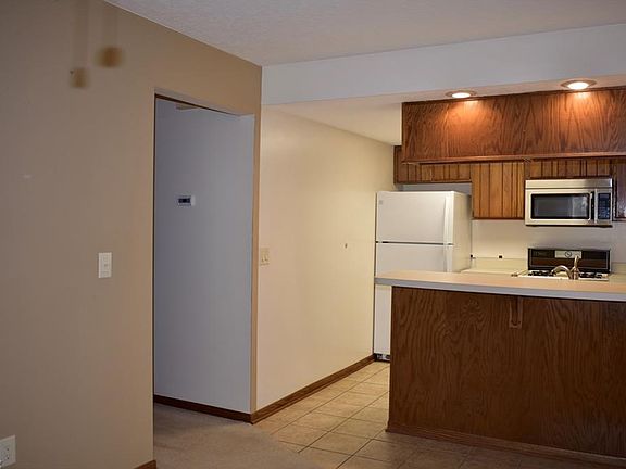3rd image of 2128 Pinebrook Trl